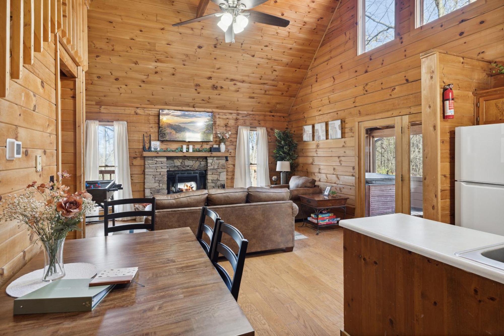 Cozy Family Friendly Cabin With Hot Tub, Near Gatlinburg, Pigeon Forge, Dollywood เซอเวียร์วีล ภายนอก รูปภาพ